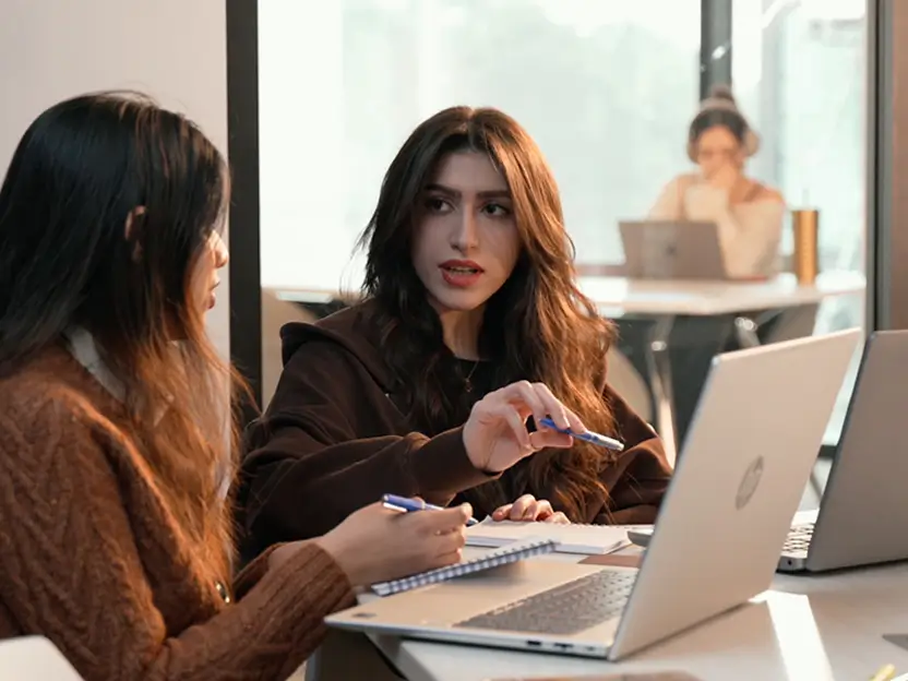 The Female Student’s Guide to Off-Campus Housing near Carleton University: Privacy, Roommate Matching, and Secure Living